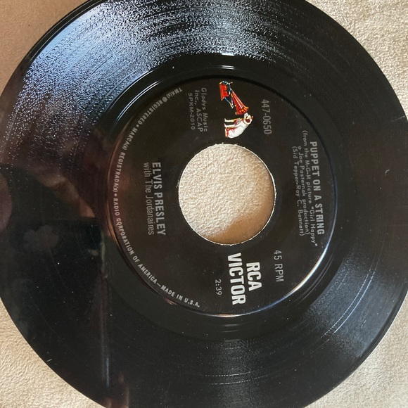 Elvis Presley RCA 45 vinyl record. Songs Puppet On A String/Wooden - Picture 3 of 4
